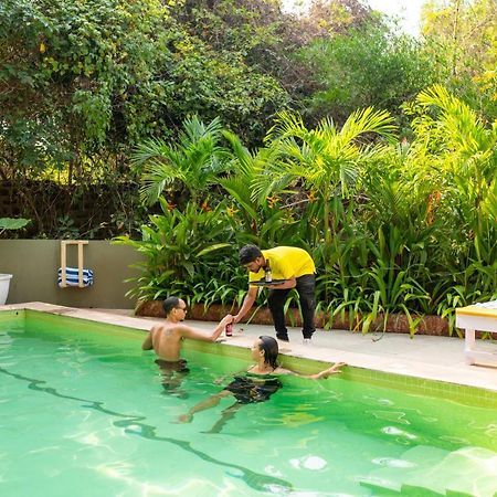 Locomo Boutique, Morjim - Stay Work Eat Extérieur photo