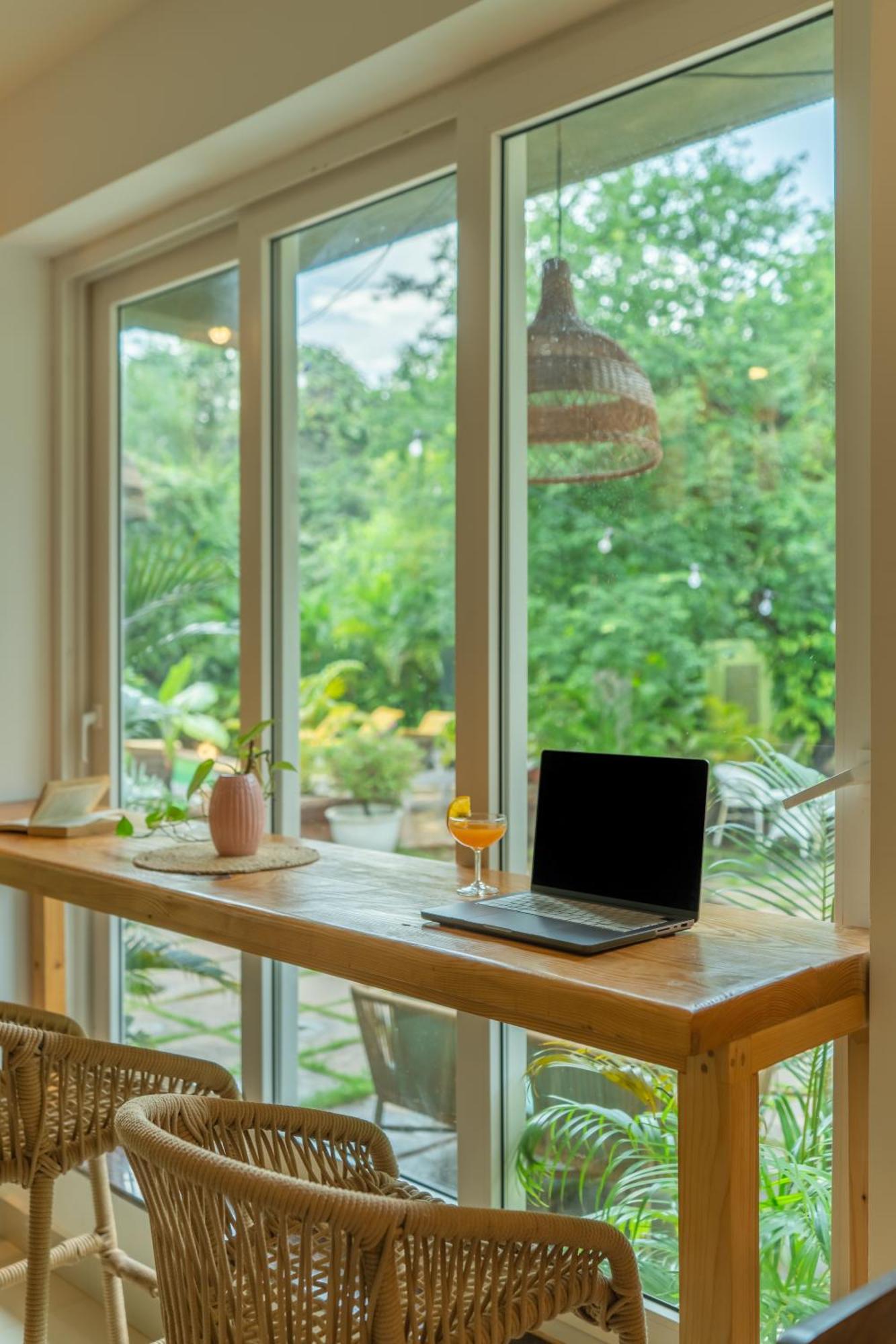 Locomo Boutique, Morjim - Stay Work Eat Extérieur photo