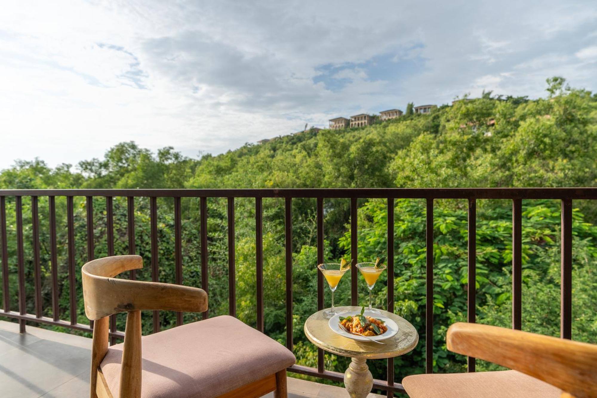 Locomo Boutique, Morjim - Stay Work Eat Extérieur photo
